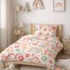 Habitación infantil minimalista y acogedora