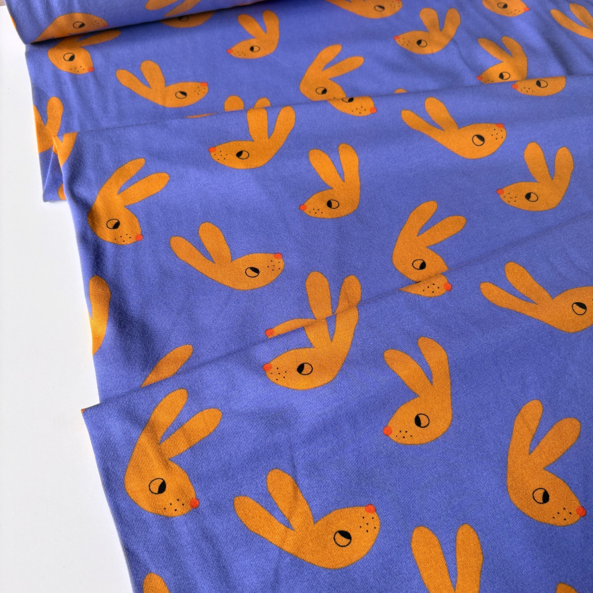 Jersey-GOTS-bunnies-JENNIFER-BOURON-blue-2