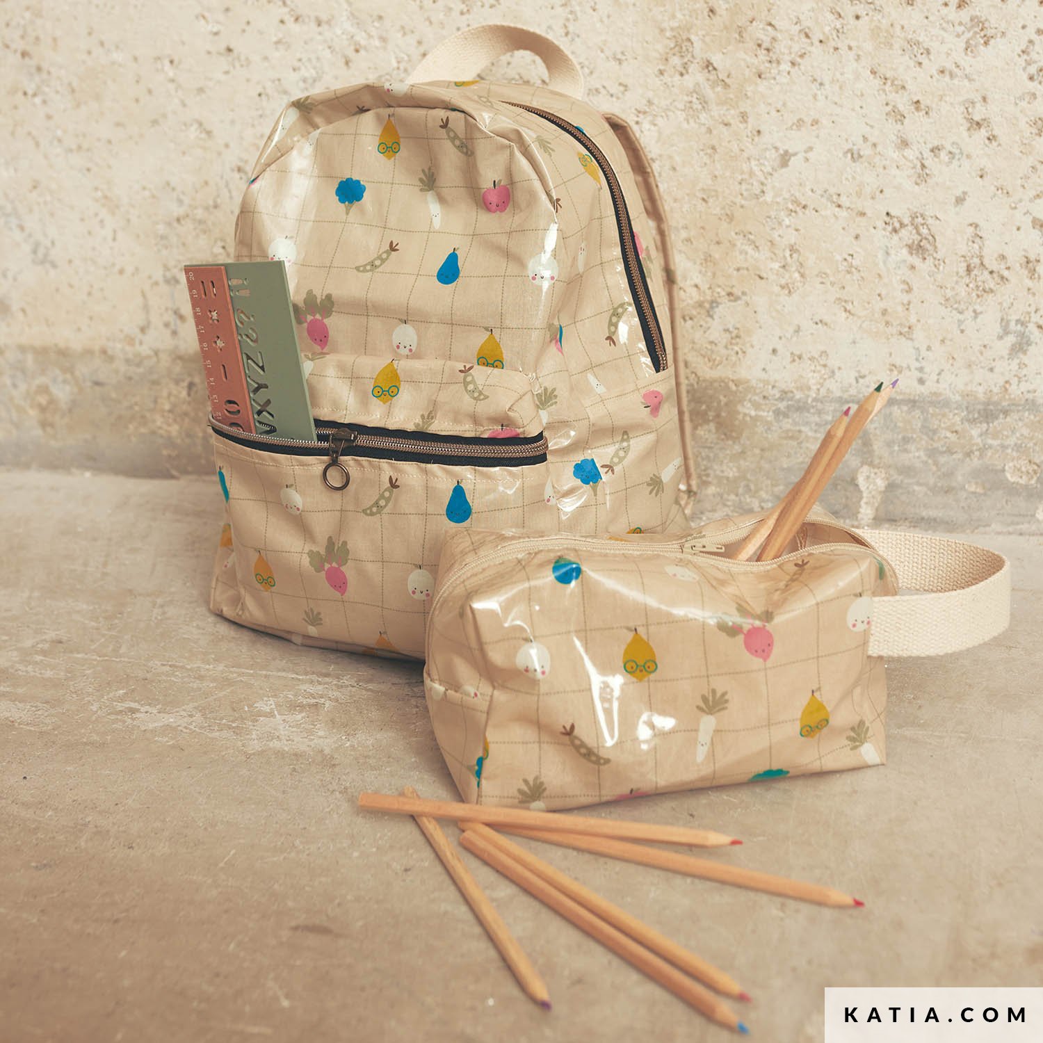tela-plastica-cotton-laminated-pu-lindy-vegan-2206-4-02-katia-g