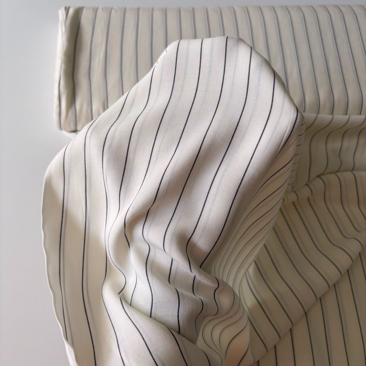 Viscosa YD stripes off white 3